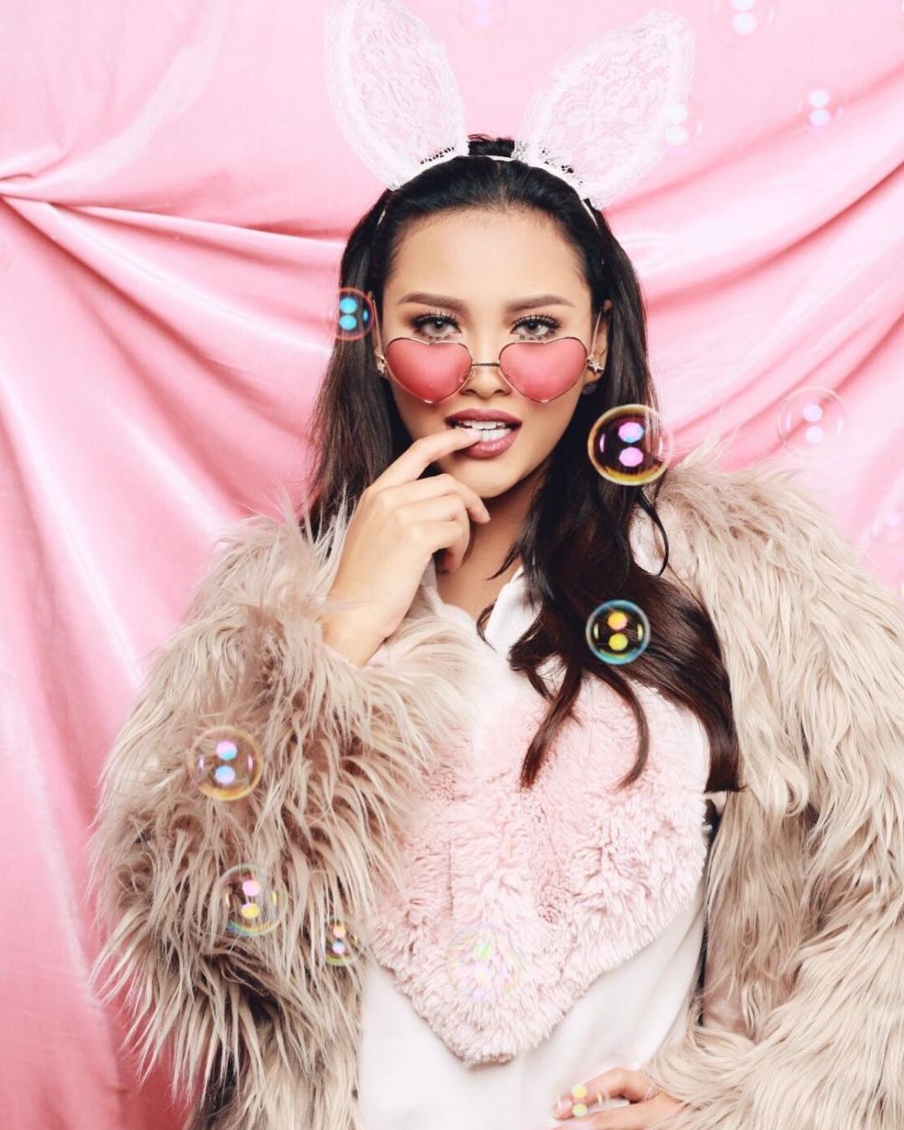 Tak cuma Nikita Mirzani, 7 seleb cantik ini sembunyikan wajah pacarnya