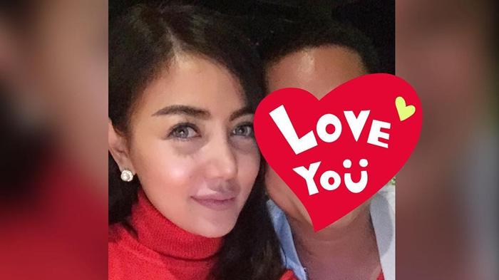 Tak cuma Nikita Mirzani, 7 seleb cantik ini sembunyikan wajah pacarnya