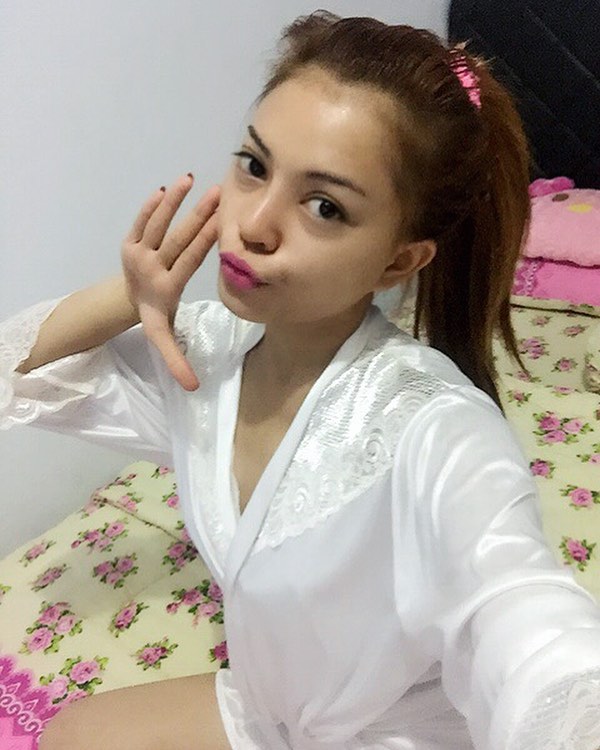  10 Potret Tyara Barbie, selebgram seksi yang dituding sebagai pelakor