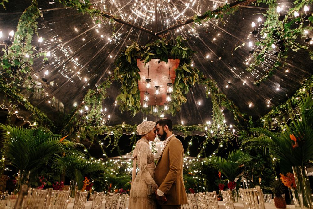 10 Momen pernikahan Adam Sinclair, adik ipar Bunga Citra Lestari