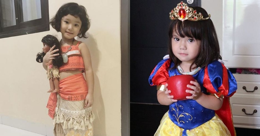 Gaya 7 anak seleb pakai kostum ala princess, bak putri raja