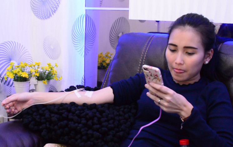 7 Seleb ini hobi pamerkan rutinitas perawatan tubuh, pantesan mulus