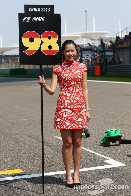 Dilarang musim depan, ini 10 foto gadis sirkuit Formula 1 paling hot