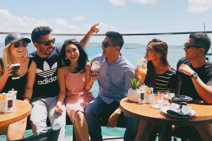 7 Potret Ayu Ting Ting bareng squad barunya, kompak tapi panen hujatan