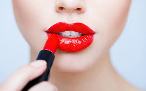 3 Warna lipstik untuk hadapi wawancara, biar percaya dirimu nambah