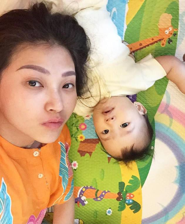 10 Bukti Sarwendah tetap cantik meski baru bangun tidur & tanpa makeup
