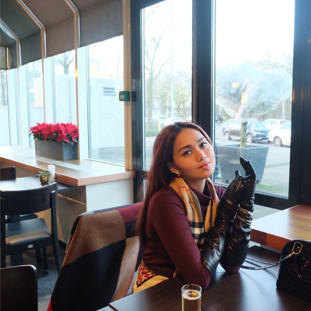 10 Gaya manis Mayang Jasmine, penyanyi diorbitin Dodhy eks Kangen Band