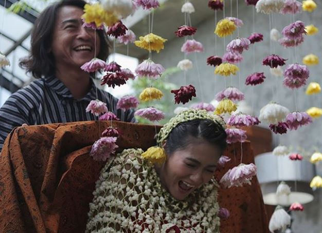 10 Potret cantiknya Dominique Diyone saat acara 7 bulan kehamilan