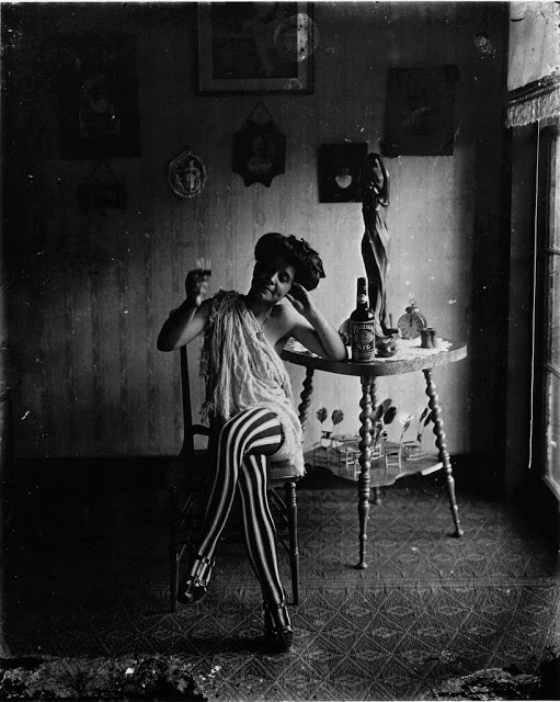 15 Foto jadul PSK Amerika era 1910-an, cantik cantik serem gimana gitu
