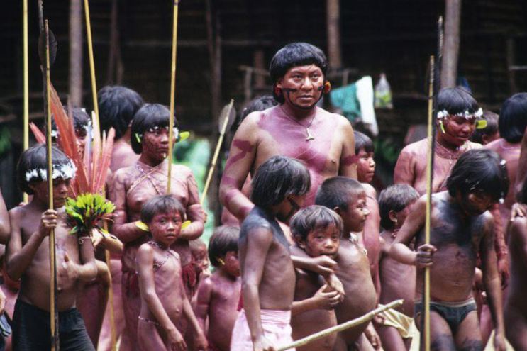 10 Suku paling terasing di dunia, konsisten tak mau kenal modernitas