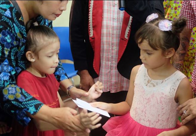 8 Momen bahagia Melaney Ricardo rayakan ulang tahun anaknya di SLB