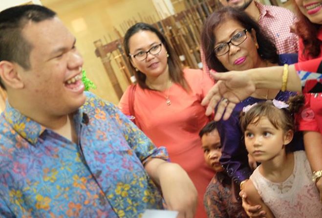 8 Momen bahagia Melaney Ricardo rayakan ulang tahun anaknya di SLB