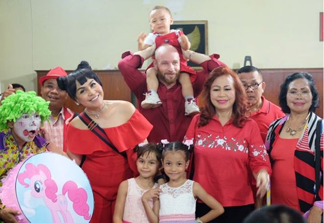 8 Momen bahagia Melaney Ricardo rayakan ulang tahun anaknya di SLB