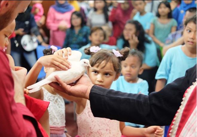 8 Momen bahagia Melaney Ricardo rayakan ulang tahun anaknya di SLB