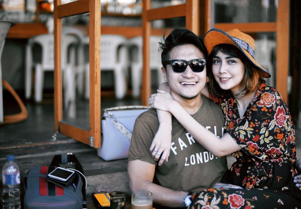 13 Tahun menikah, ini 7 bukti Arie Untung & Fenita pasangan romantis