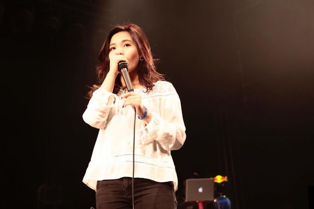 10 Pesona Rinka, beatboxer asal Jepang yang cantiknya buat cowok luluh