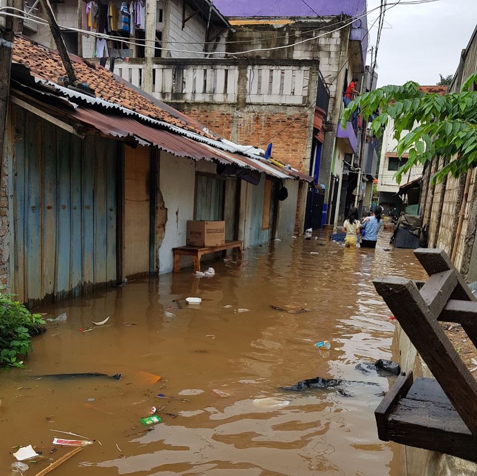 Sebagian Jakarta mulai banjir, ini 7 foto-fotonya