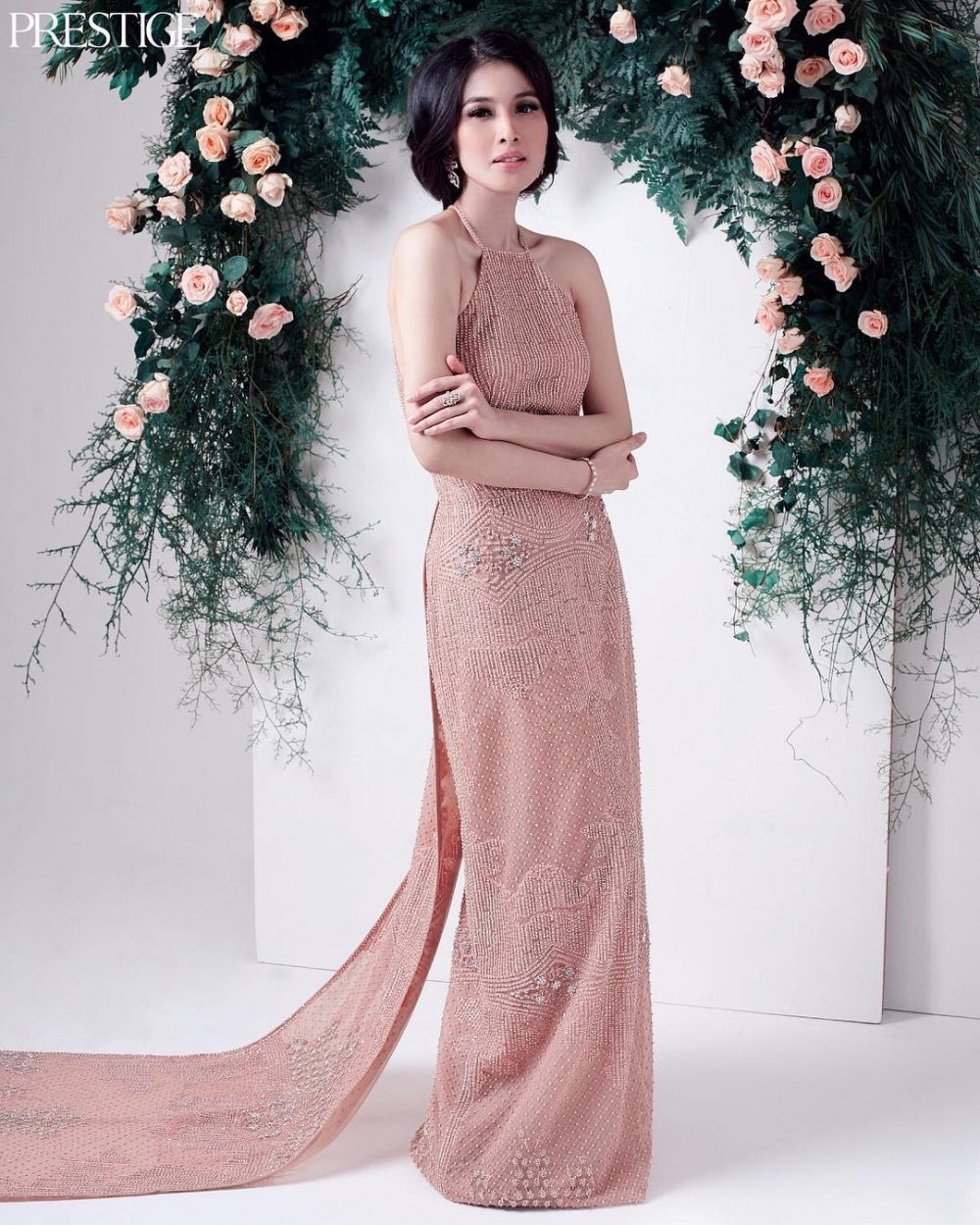 10 Penampilan Sandra Dewi usai melahirkan, hot mama banget!