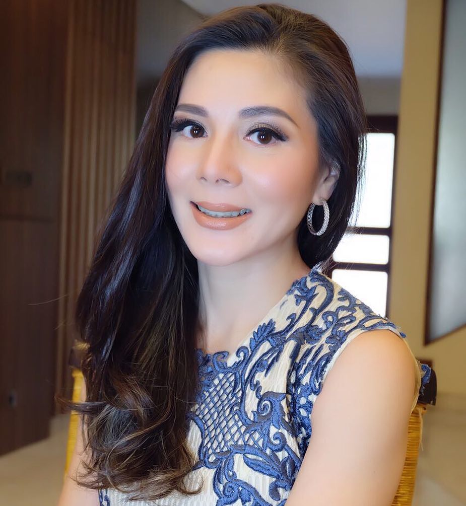 10 Gaya Margaret Vivi, calon mertua Boy William yang langsing bak ABG