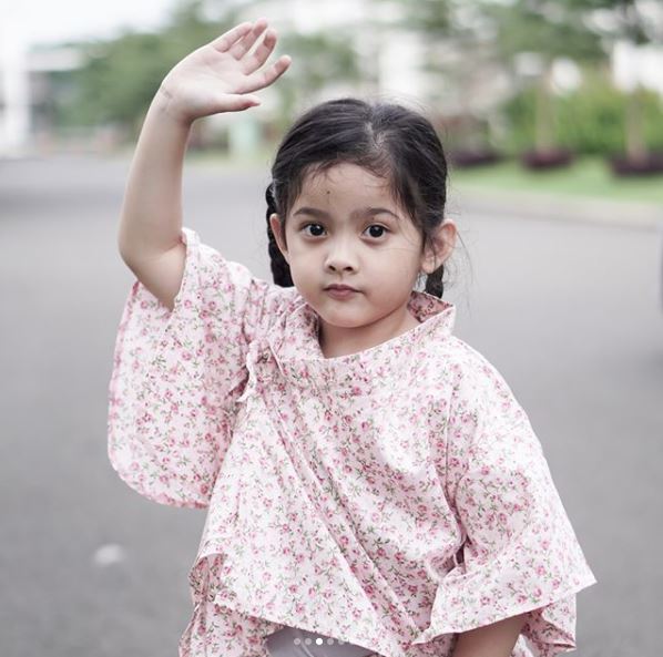 10 Potret menggemaskan Atreya, balita Audy Item yang jago pencak silat