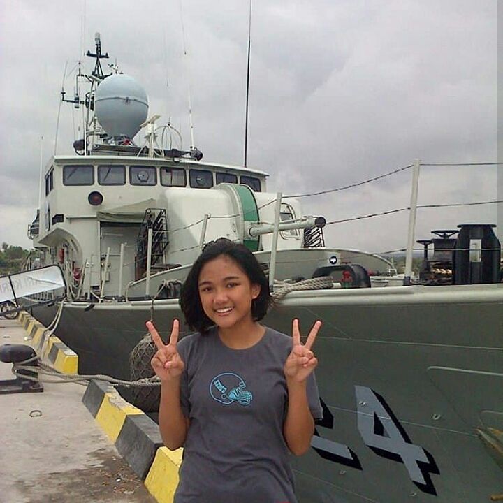 8 Foto jadul Marion Jola saat SD dan SMP, cantik sejak kecil 