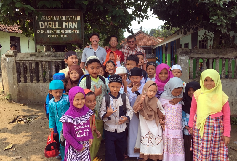 Komunitas ini fokus bantu sekolah, bukti milenial juga peduli sesama