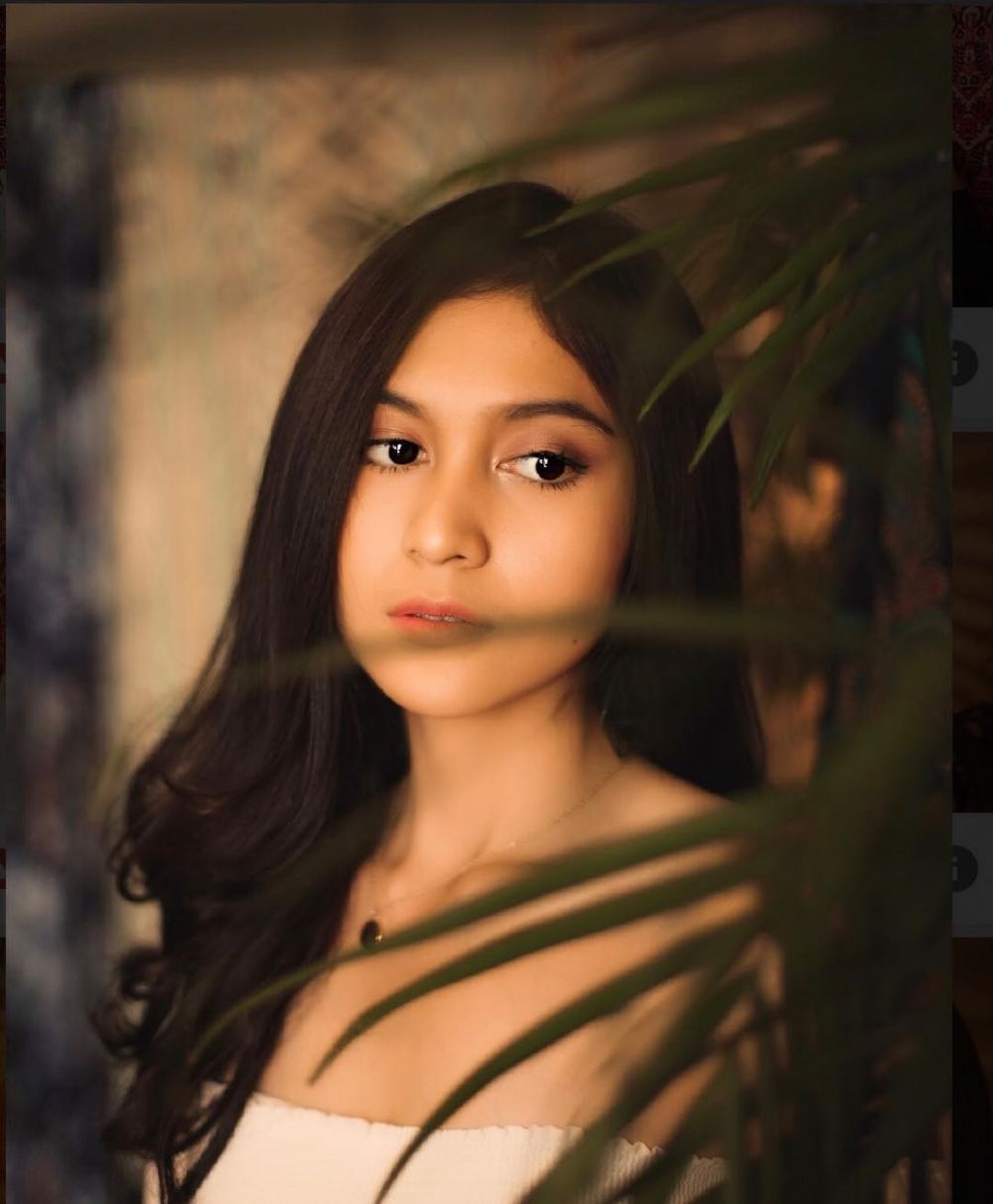 10 Pesona Denira, aktris cantik yang  jalan bareng Kevin Sanjaya