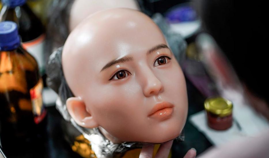 10 Potret di dalam pabrik boneka seks di China, nggak banyak yang tahu