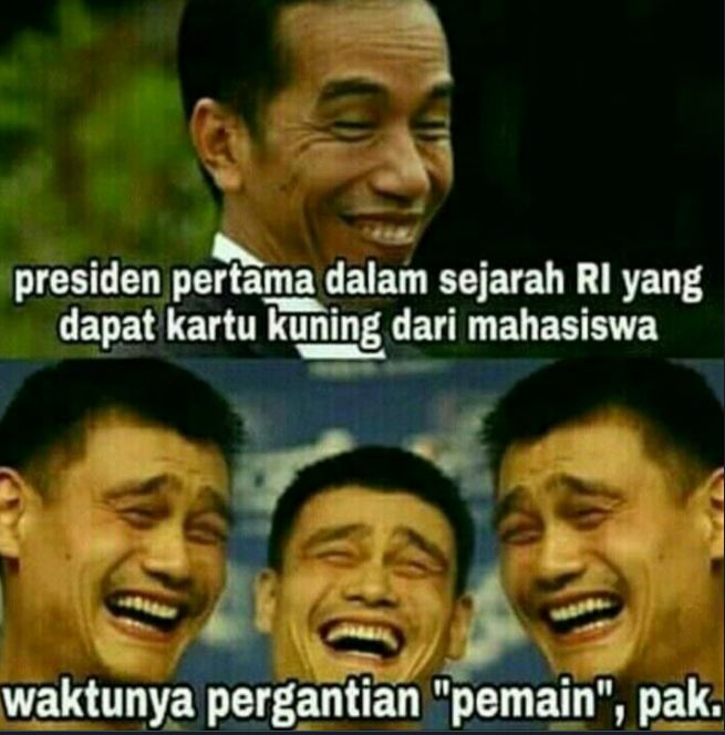 8 Meme kartu kuning Jokowi ini bikin senyum kecil sambil berdeham