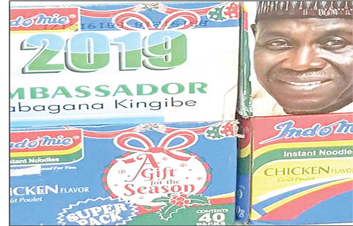 Politisi negara ini gunakan Indomie untuk kampanye