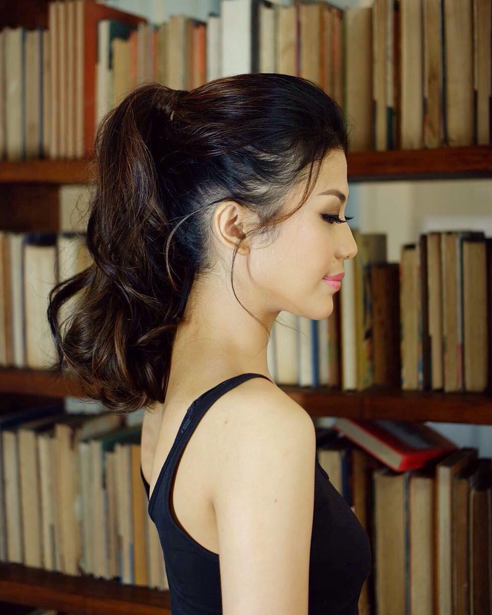 10 Pesona Delia pamer pundak, kekasih Reza Rahadian di film Benyamin