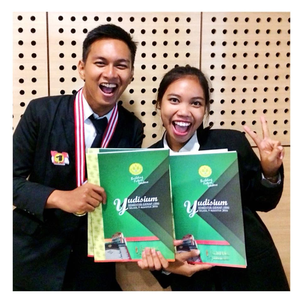 10 Potret Eno Retra, pacar Mumuk Gomez yang jarang diketahui orang