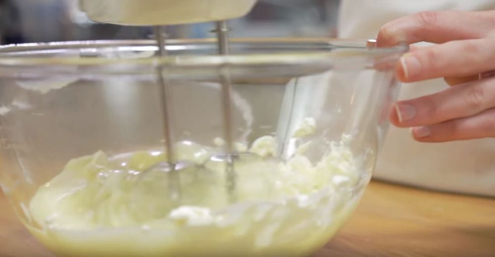 Begini lho cara mudah bikin lemon cheese cake tanpa oven