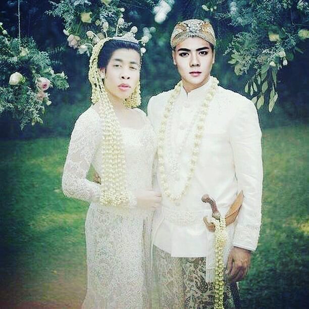 10 Editan foto Mimi Peri dipelukan Sehun EXO, bikin K-Popers histeris