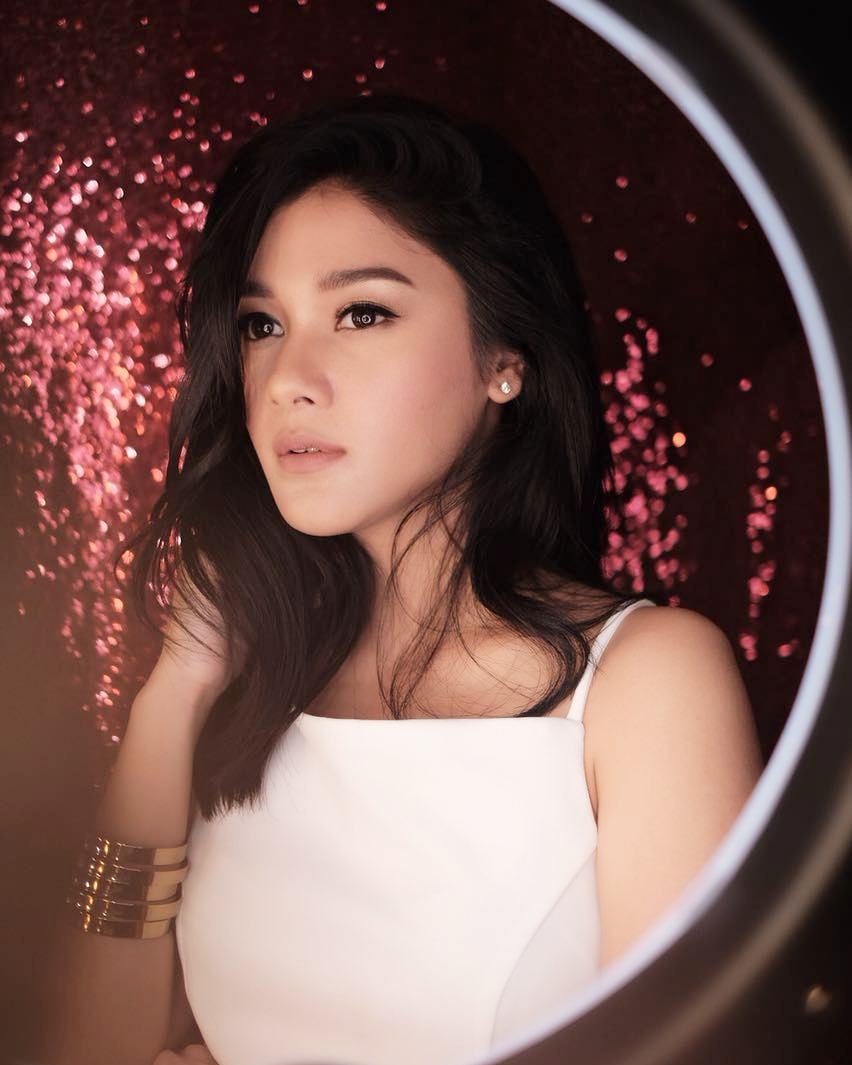 Tak bisa bagi waktu, 6 seleb ini pernah tunda pendidikan demi karier