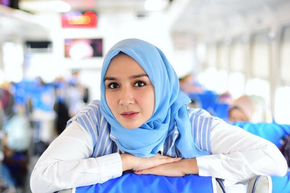 Beda gaya berhijab 4 mantan presenter olahraga, siapa paling memesona?