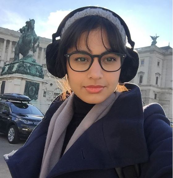 10 Potret Kareena Kaur, anak tiri Bunga Zainal yang cantik memesona