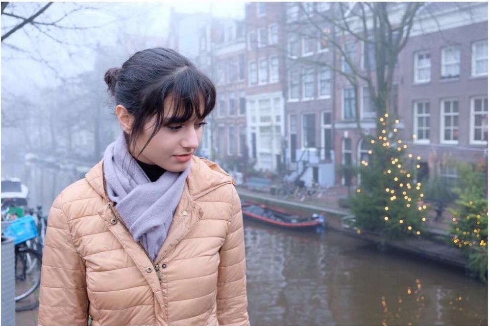 10 Potret Kareena Kaur, anak tiri Bunga Zainal yang cantik memesona