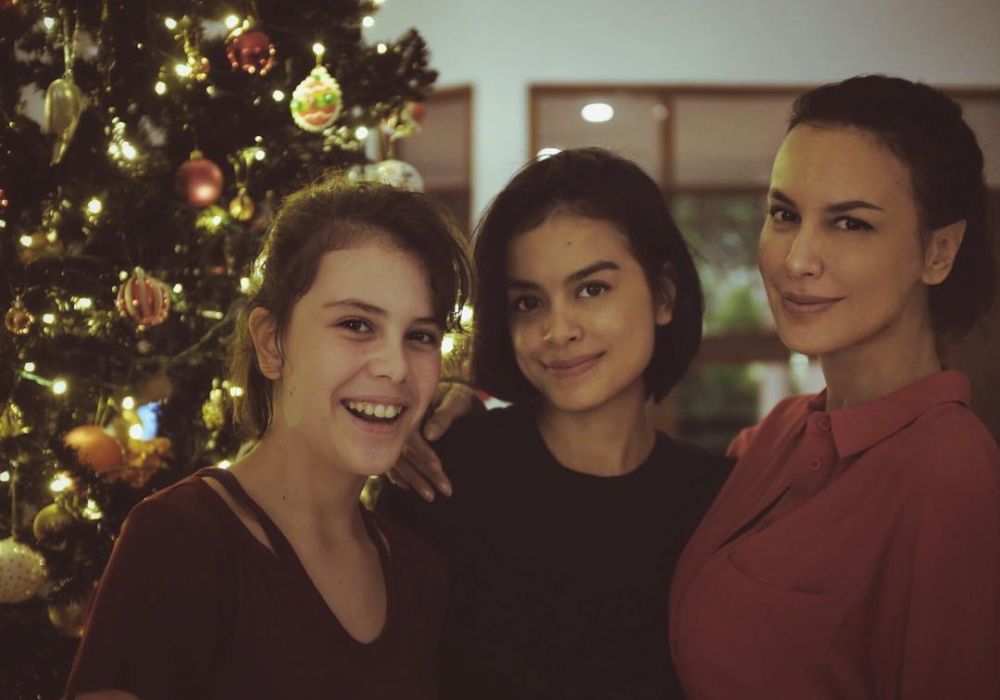 Jadi janda cantik & seksi, 5 seleb ini ternyata anaknya sudah remaja