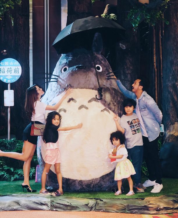 10 Momen bahagia keluarga Giring Ganesha, kebersamaannya seru banget