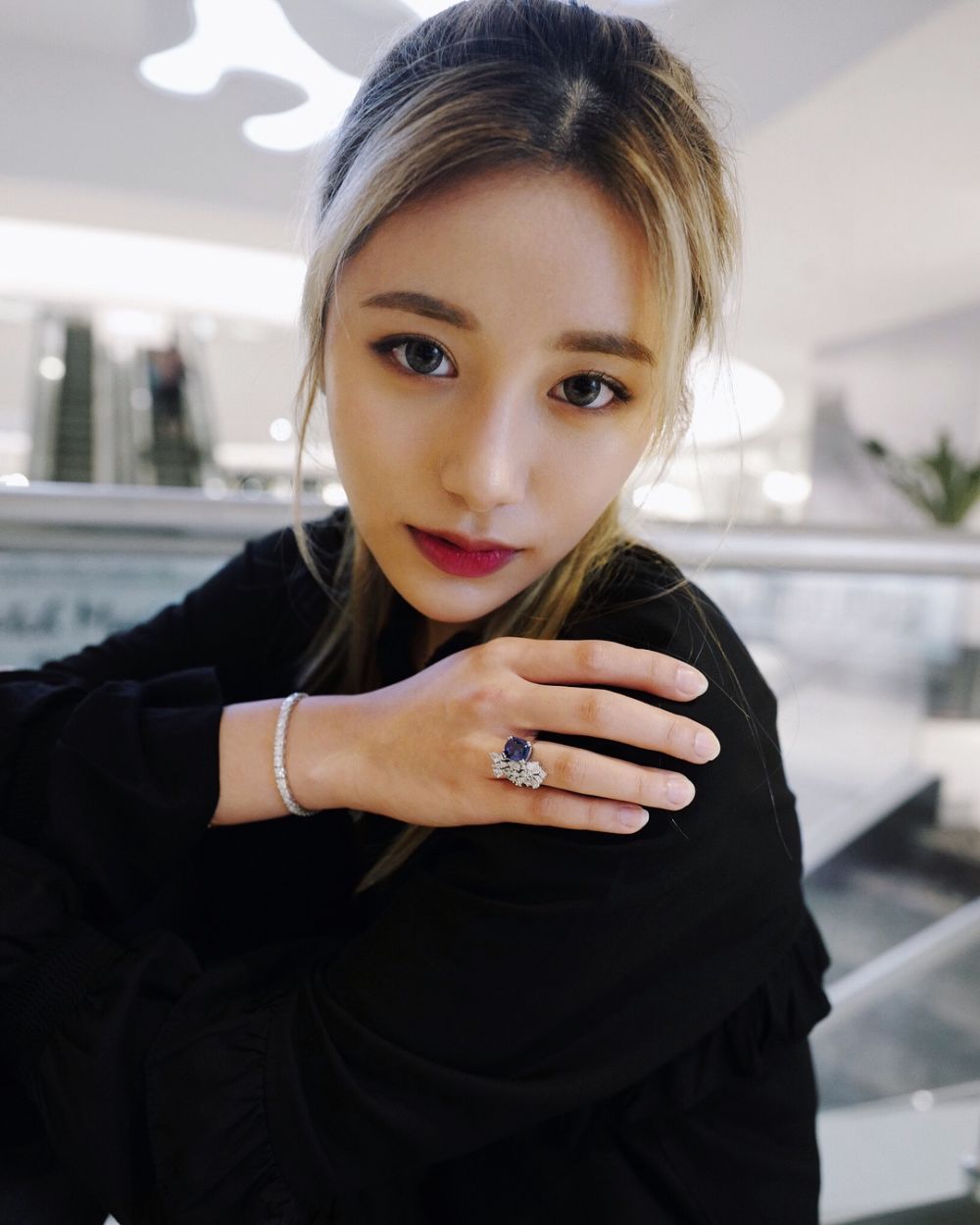 10 Gaya Calista Cuaca, anak konglomerat Indonesia yang glamor abis