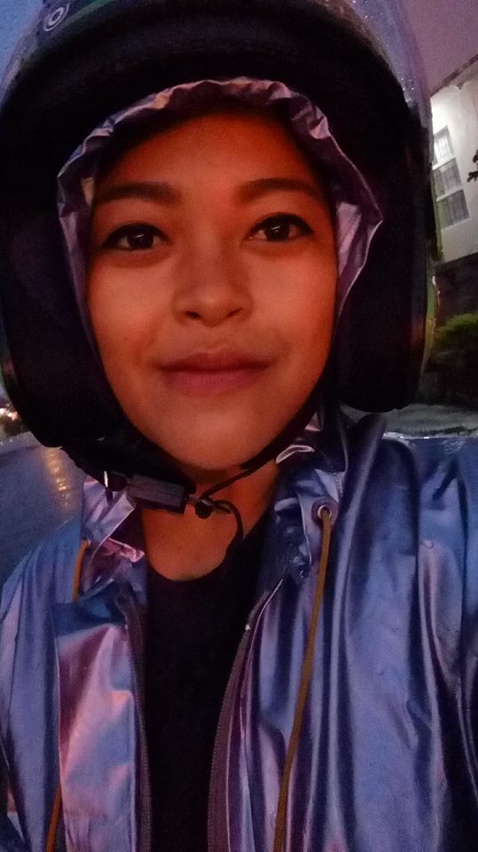 7 Pesona Gina, ojek cantik yang dipuji karena jujur saat ditilang