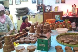 Nasib bisnis kue keranjang khas Imlek yang kini tak selaris dulu
