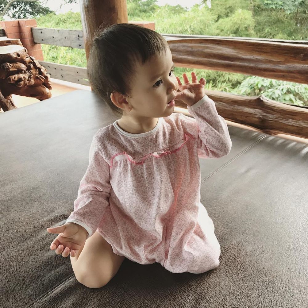 10 Tingkah menggemaskan dua anak Fachri Albar, ceria banget