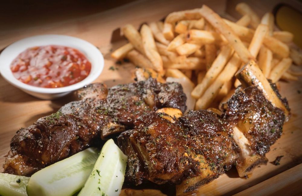 Restoran ini sajikan 3 pengalaman unik, ditemani penguin saat makan