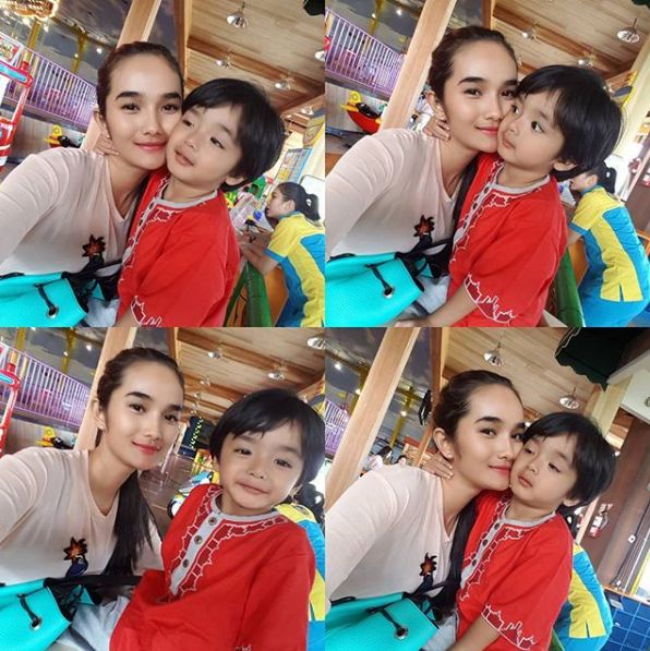 Jadi ibu di usia belasan, ini 10 momen Faby Marcelia saat asuh anak