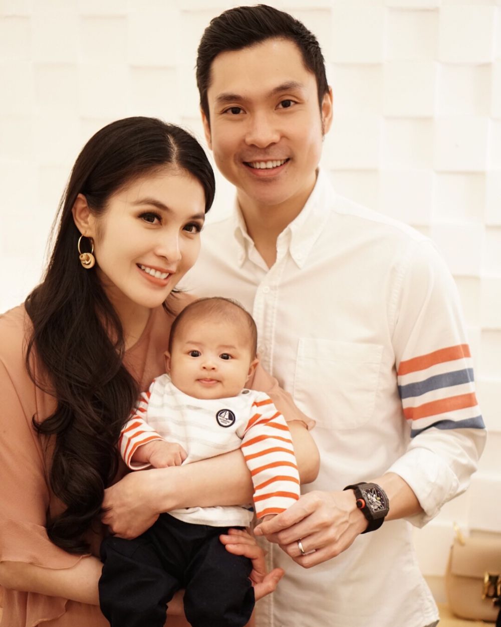 Momen 8 seleb Tanah Air rayakan Valentine ini menyentuh banget