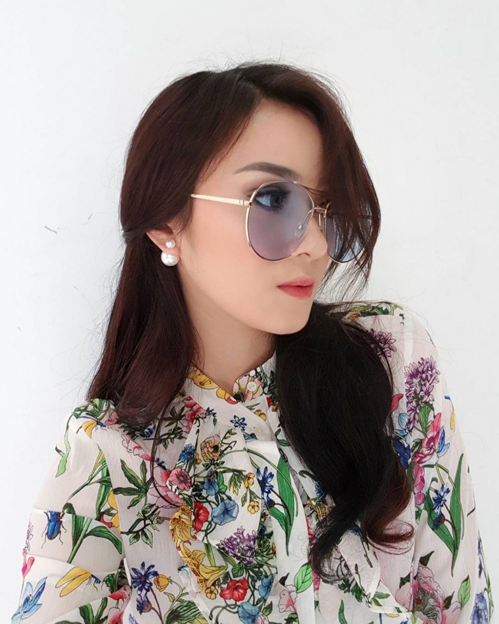 Terlihat tak natural, 8 seleb Tanah Air ini punya kulit kelewat putih