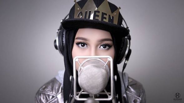 10 Gaya kece Ayu 'Indonesian Idol', berhijab tapi swag abis