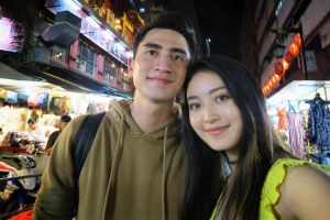 So sweet, 10 gaya wefie Natasha & Verrell ini couple goals banget